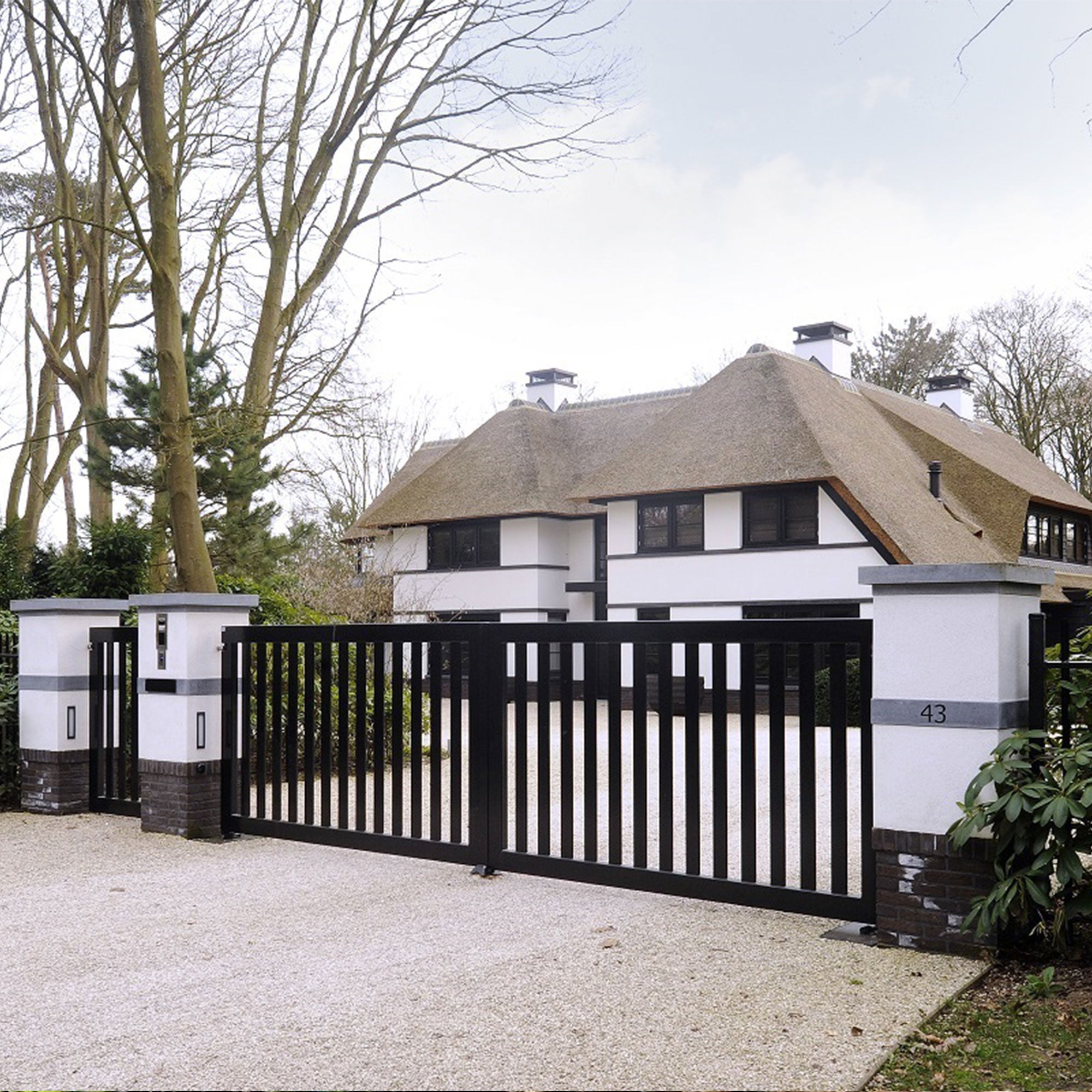 Modern entrance gate from DJS in black with white